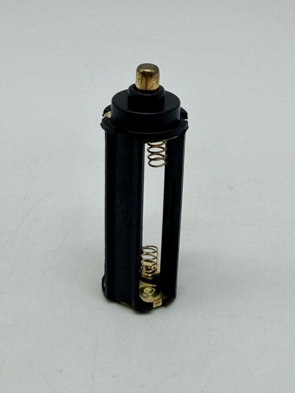 3-AAA Battery Holder Cylindrical Round Circular Case Plastic for Flashlight